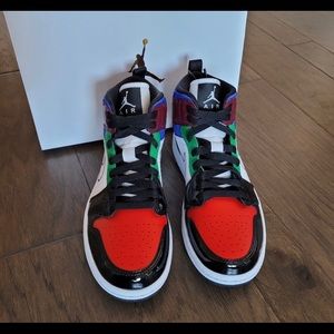 Womens  Air Jordan 1 Mid SE Black-White-MultiColor